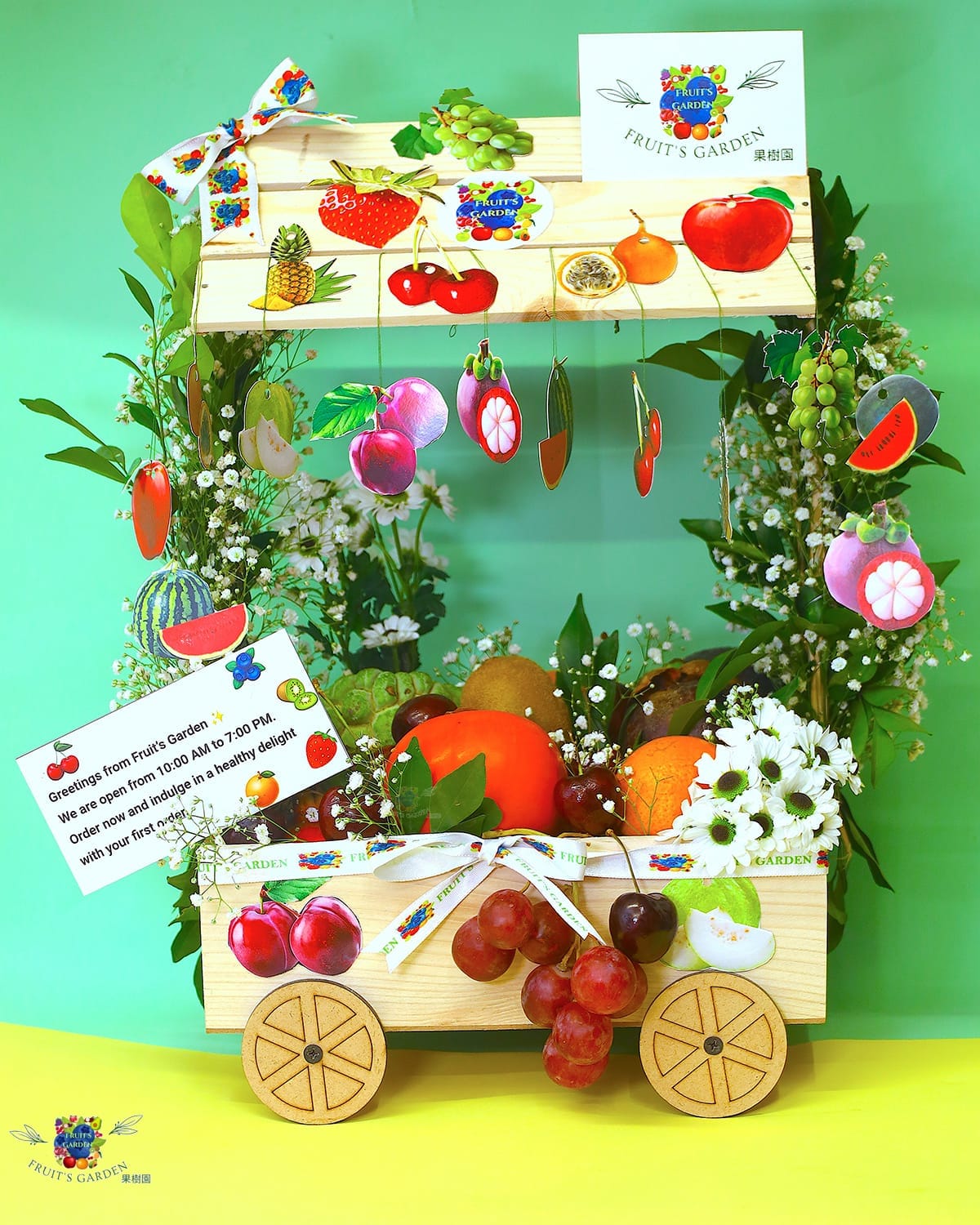 Omise Wheel Hamper with Fresh Imported Fruits | Fruiit Garden